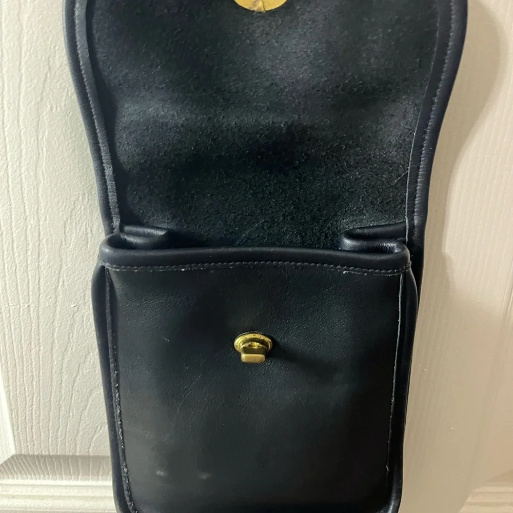 Coach Navy Leather Crossbody Bag with Gold Clasp - Picture 12 of 13